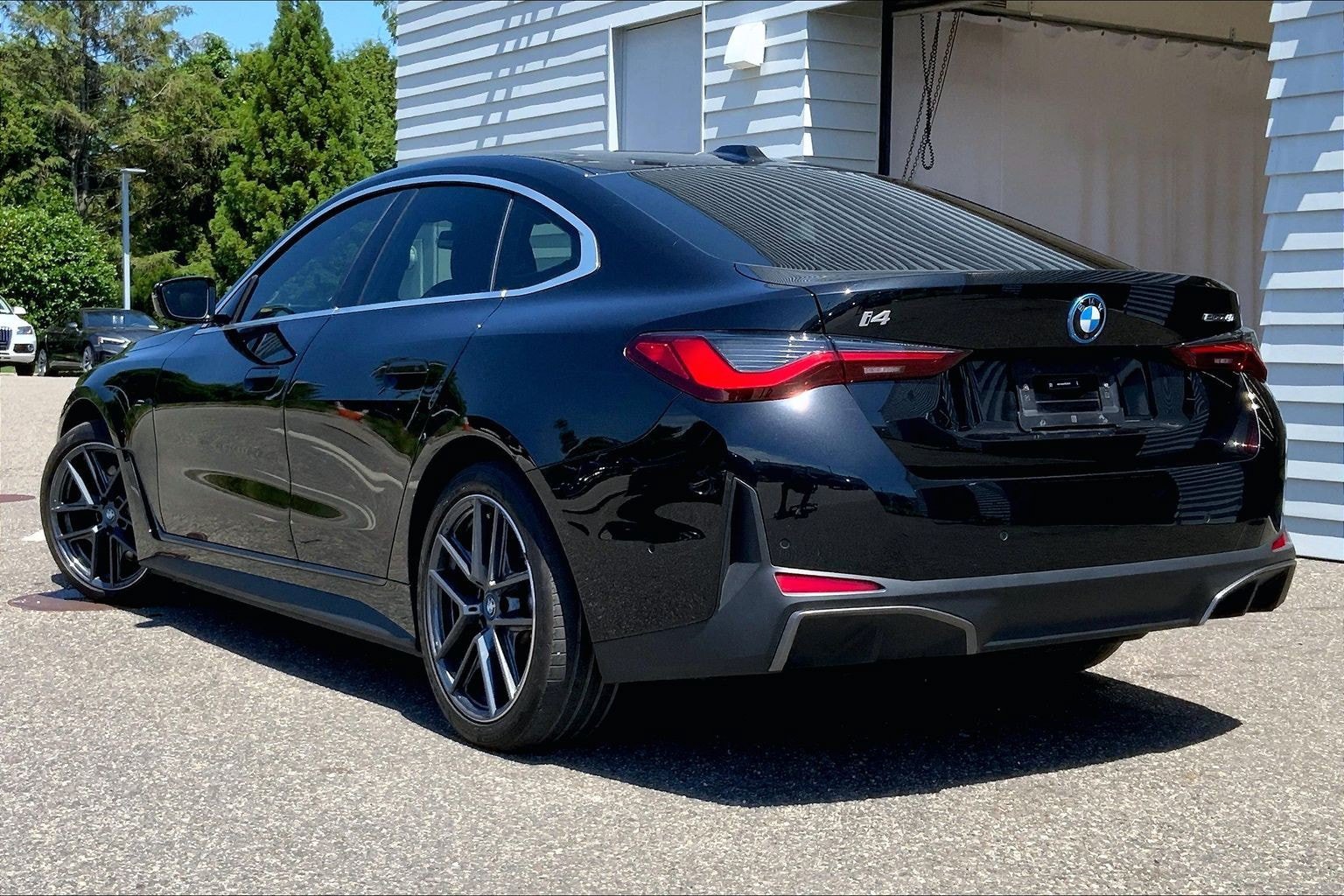 Used 2024 BMW i4 eDrive40 w/ Premium Package RWD image 2