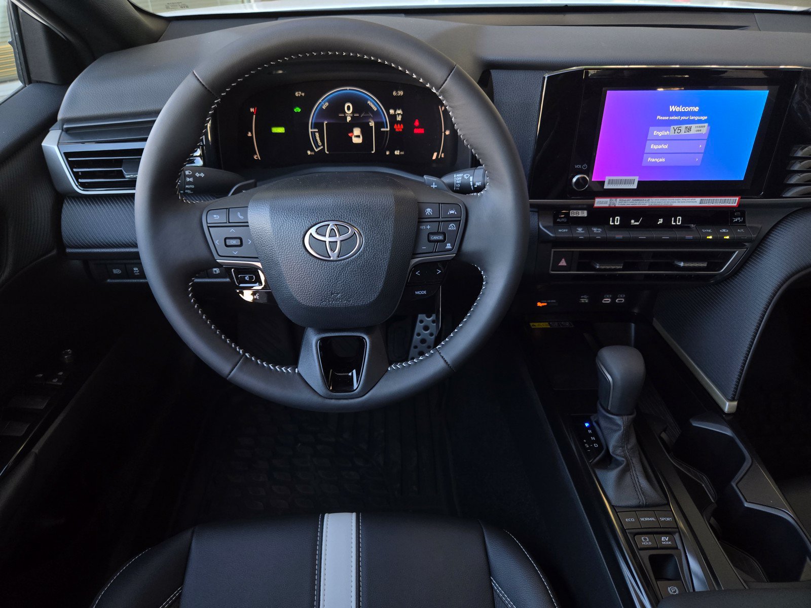 New 2026 Toyota Camry Hybrid FWD image 9