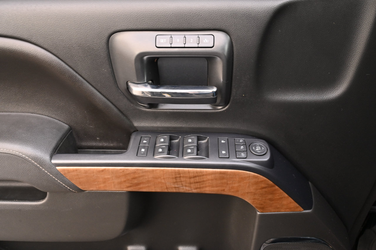Used 2015 Chevrolet Silverado 1500 LTZ AWD/4WD image 22