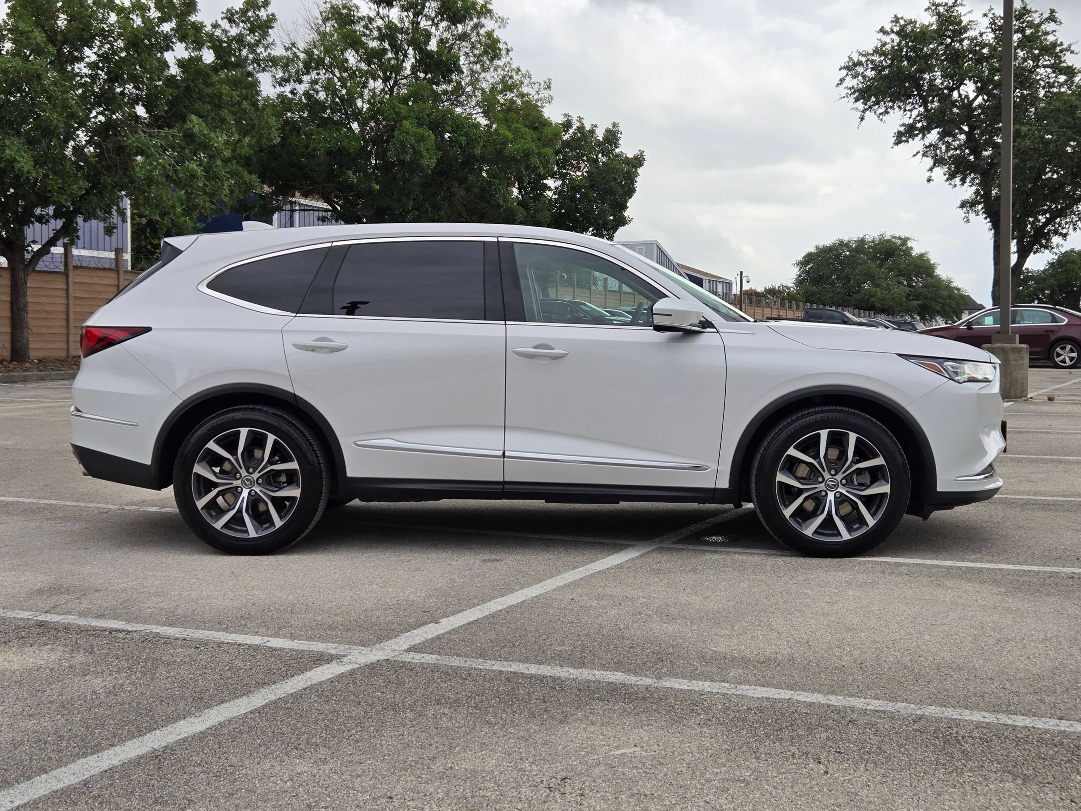Certified 2023 Acura MDX FWD w/ Technology Package image 4
