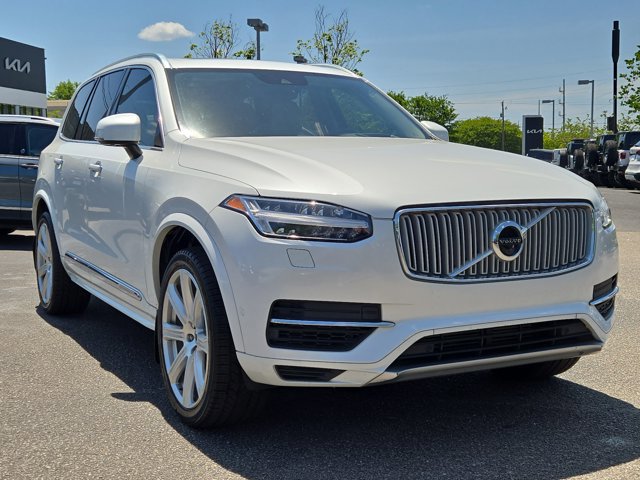 Used 2019 Volvo XC90 T8 Inscription w/ Advanced Package AWD/4WD image 4