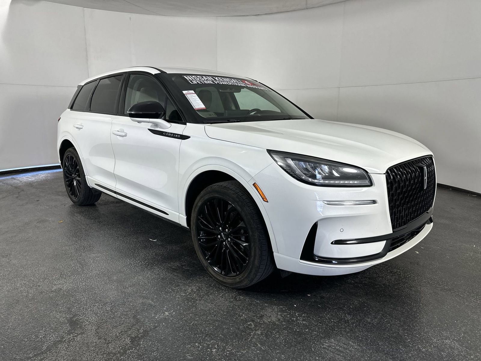 Used 2025 Lincoln Corsair FWD w/ Equipment Group 101A image 3