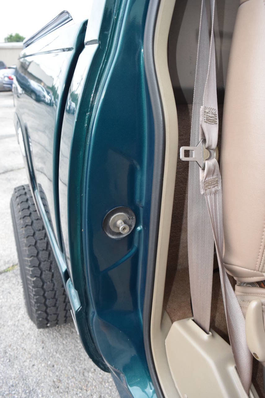 Used 1997 Chevrolet Silverado 1500 4x4 Regular Cab w/ Preferred Equipment Group 2 image 53