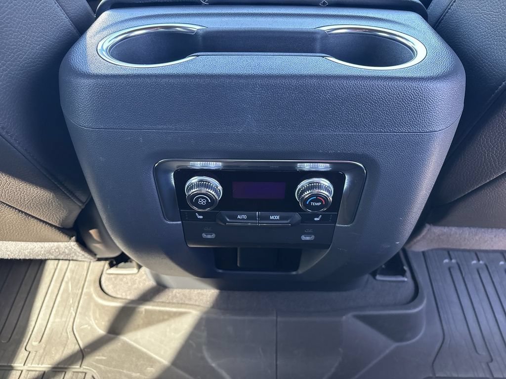 Used 2022 GMC Yukon Denali AWD/4WD image 25