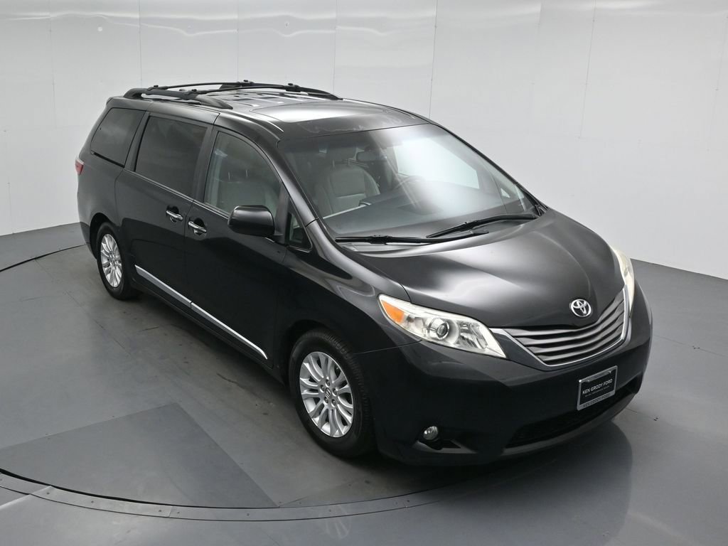 Used 2015 Toyota Sienna XLE Premium FWD image 41