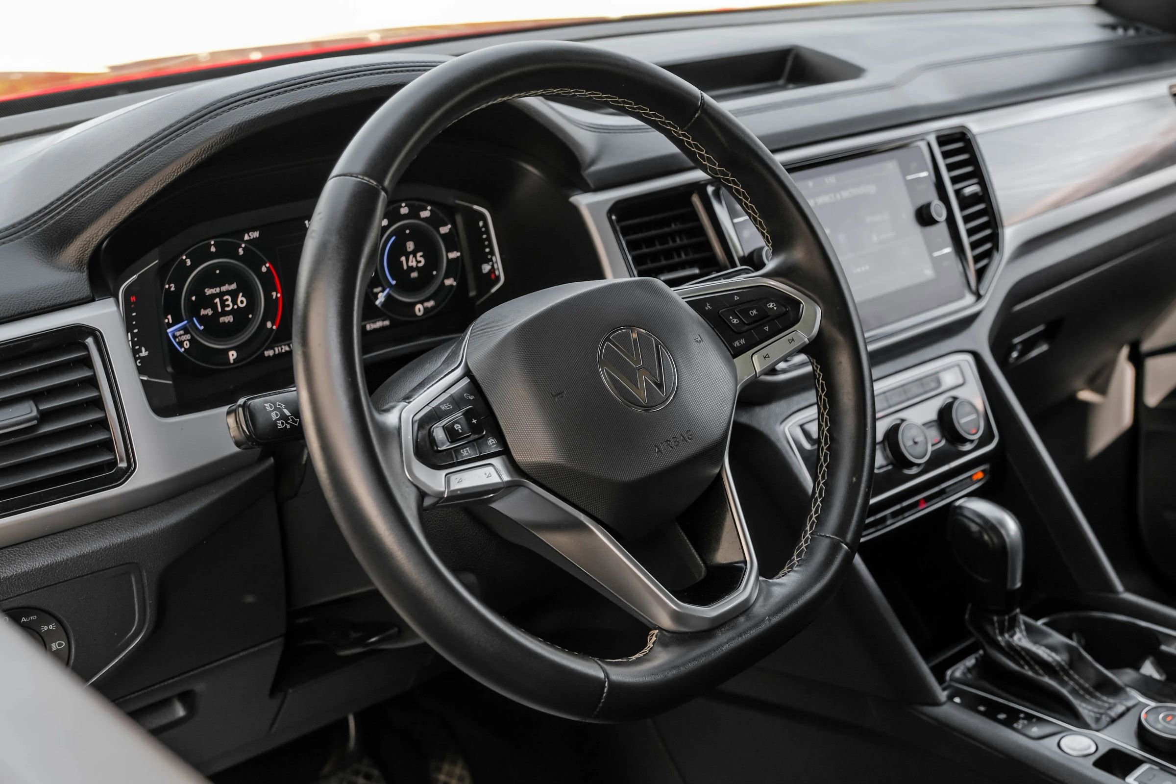 Used 2022 Volkswagen Atlas Cross Sport SE w/ Panoramic Sunroof Package image 15