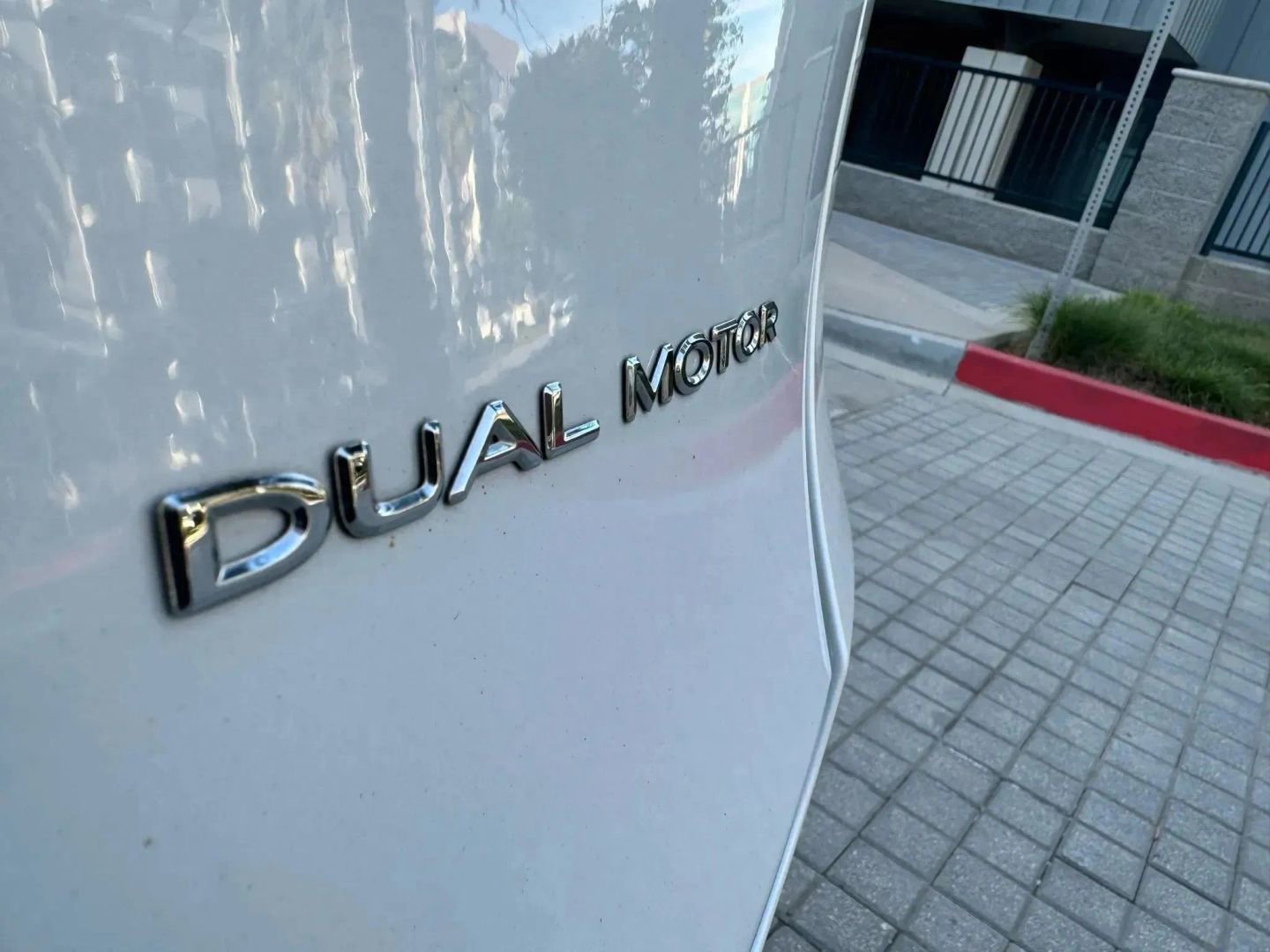 Used 2021 Tesla Model Y Long Range image 32