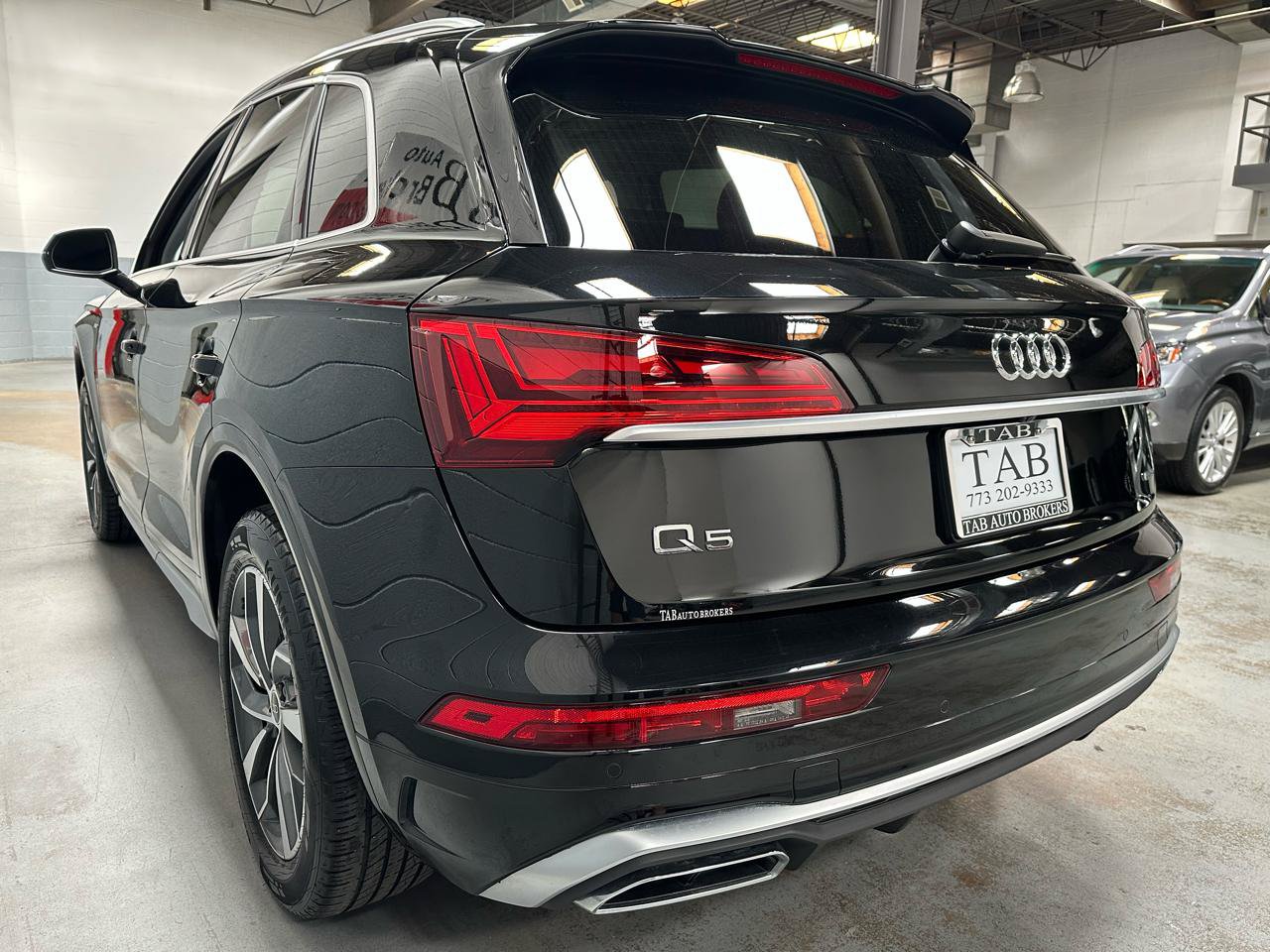 Used 2023 Audi Q5 45 TFSI Premium Plus Sport Uti w/ Premium Plus Package AWD/4WD image 5