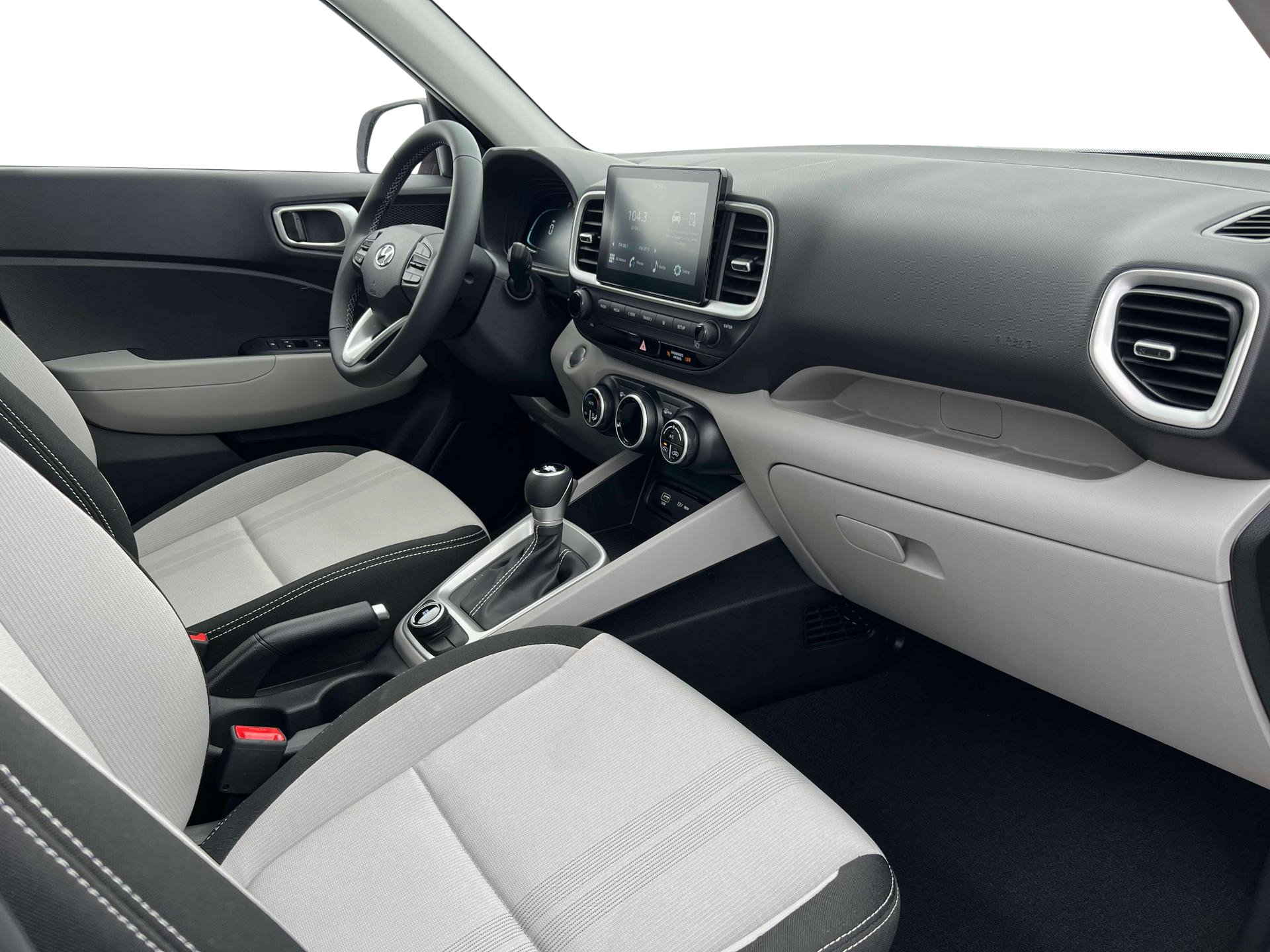 New 2025 Hyundai Venue SEL FWD image 32