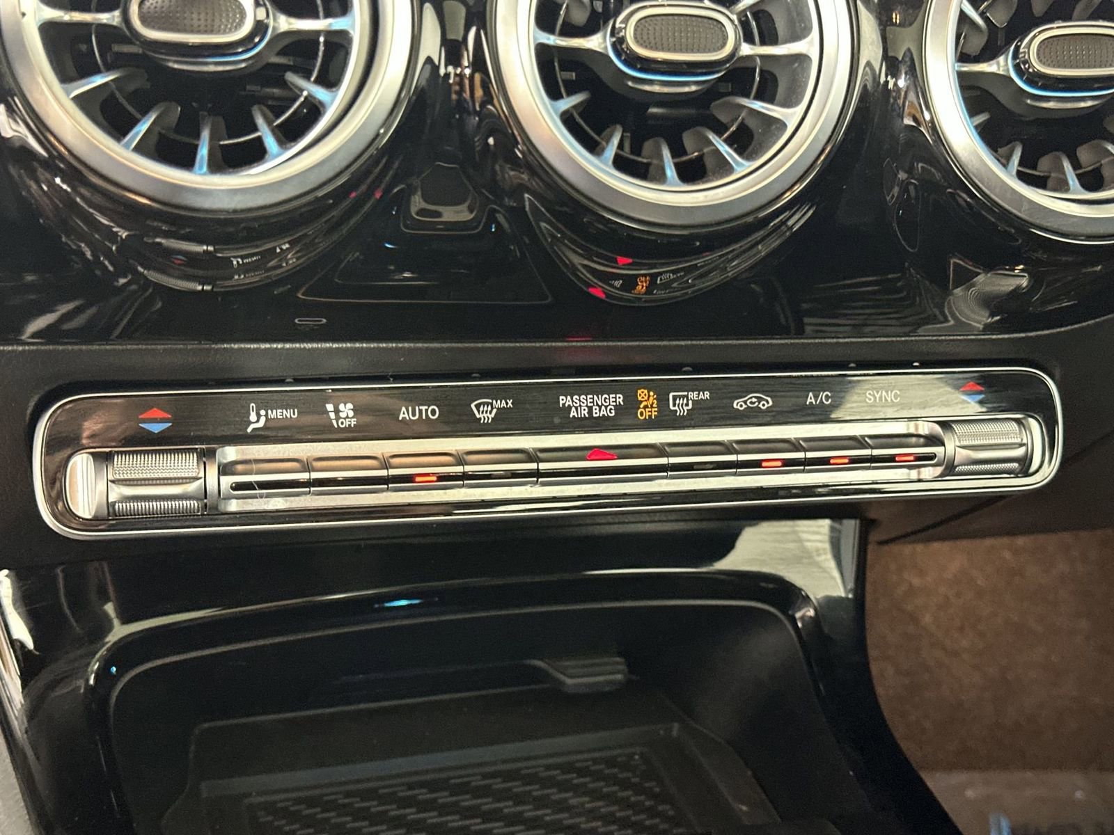 Used 2025 Mercedes-Benz CLA 250 4MATIC image 18