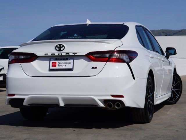 Used 2024 Toyota Camry SE FWD image 6