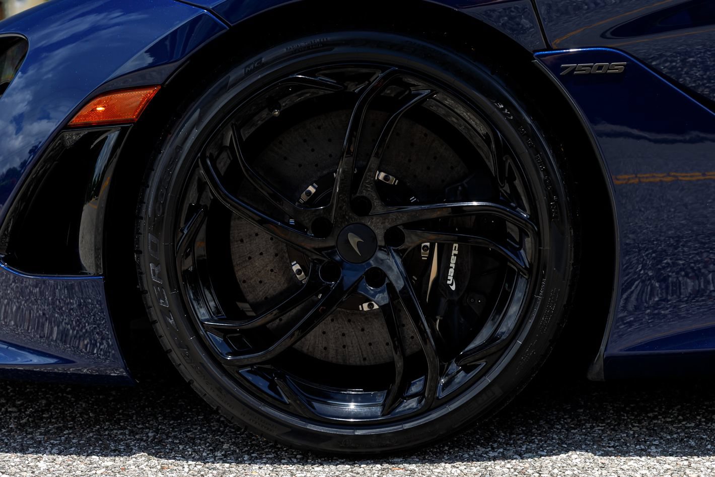 Used 2025 McLaren 750S RWD image 32