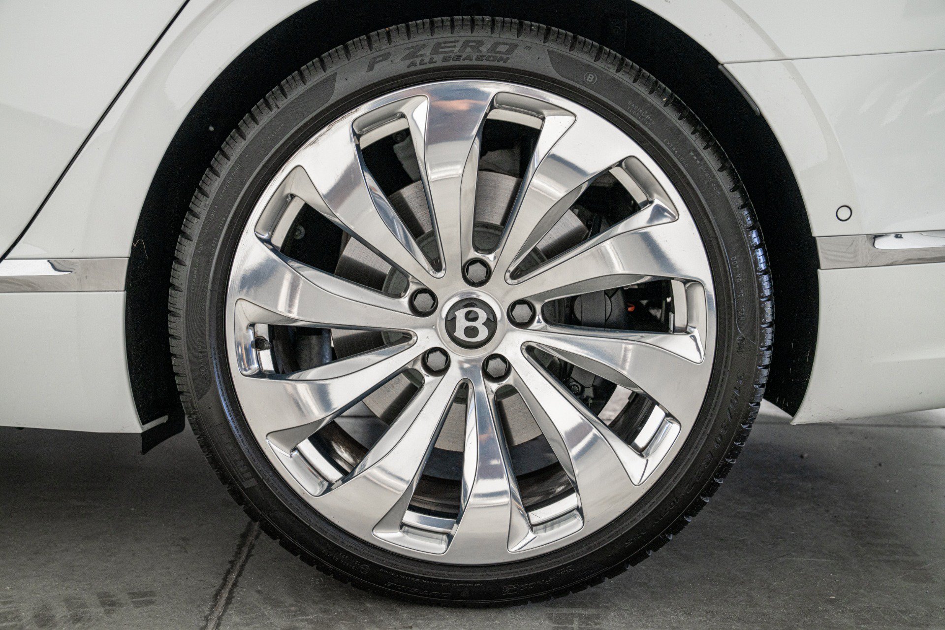 Used 2024 Bentley Flying Spur V8 AWD/4WD image 10