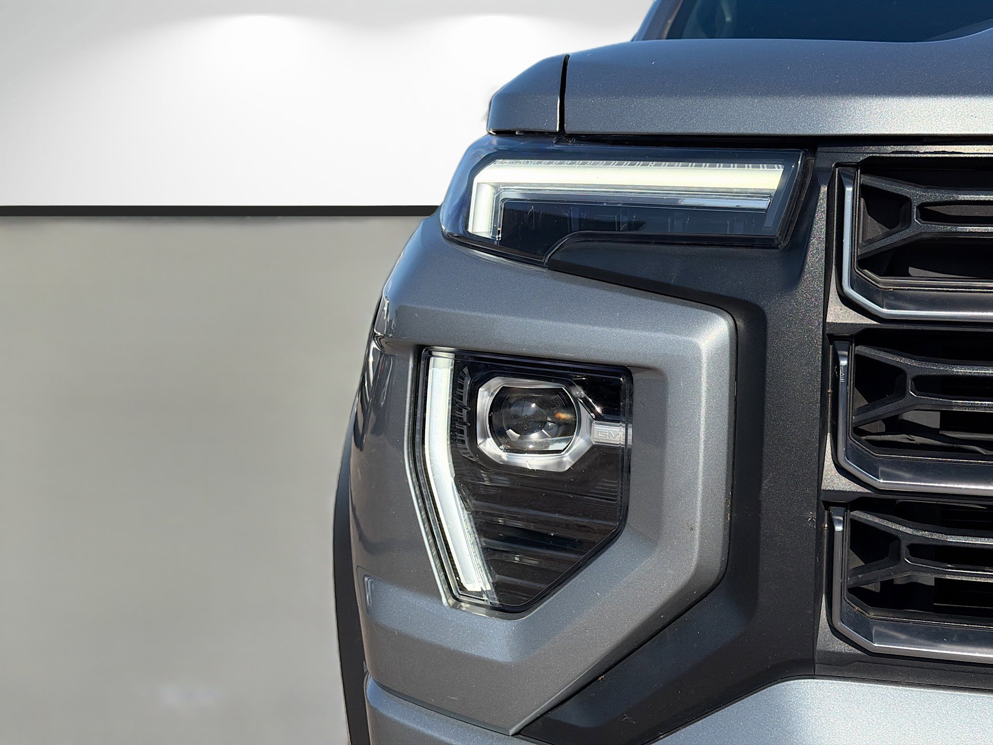 Used 2024 GMC Canyon AT4 w/ AT4 Premium Package image 9