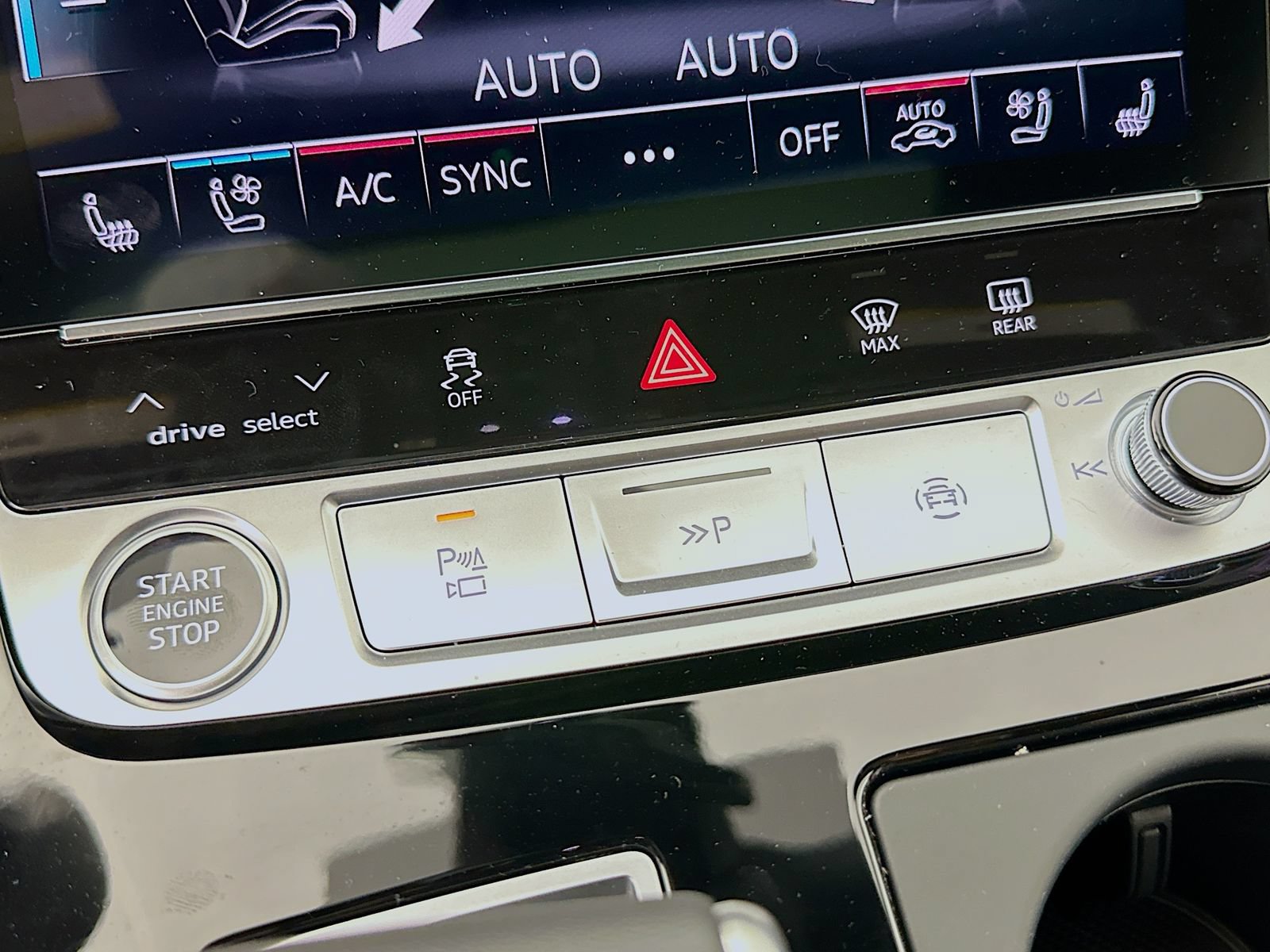 New 2026 Audi Q8 Prestige AWD/4WD image 27