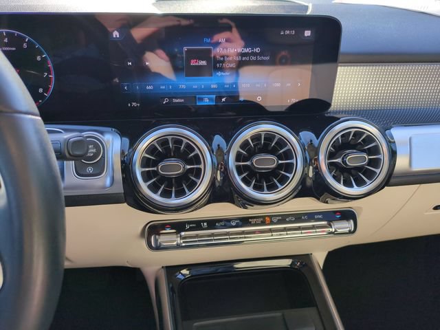 Used 2023 Mercedes-Benz GLB 250 4MATIC w/ Premium Package image 20