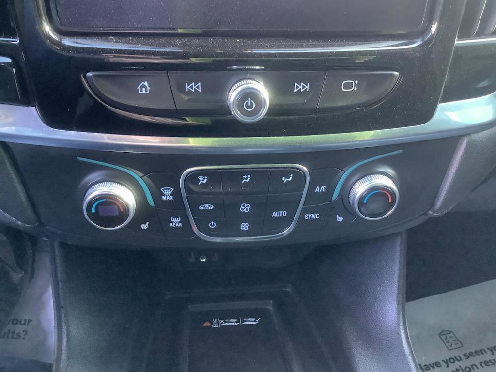 Used 2023 Chevrolet Traverse LT image 17