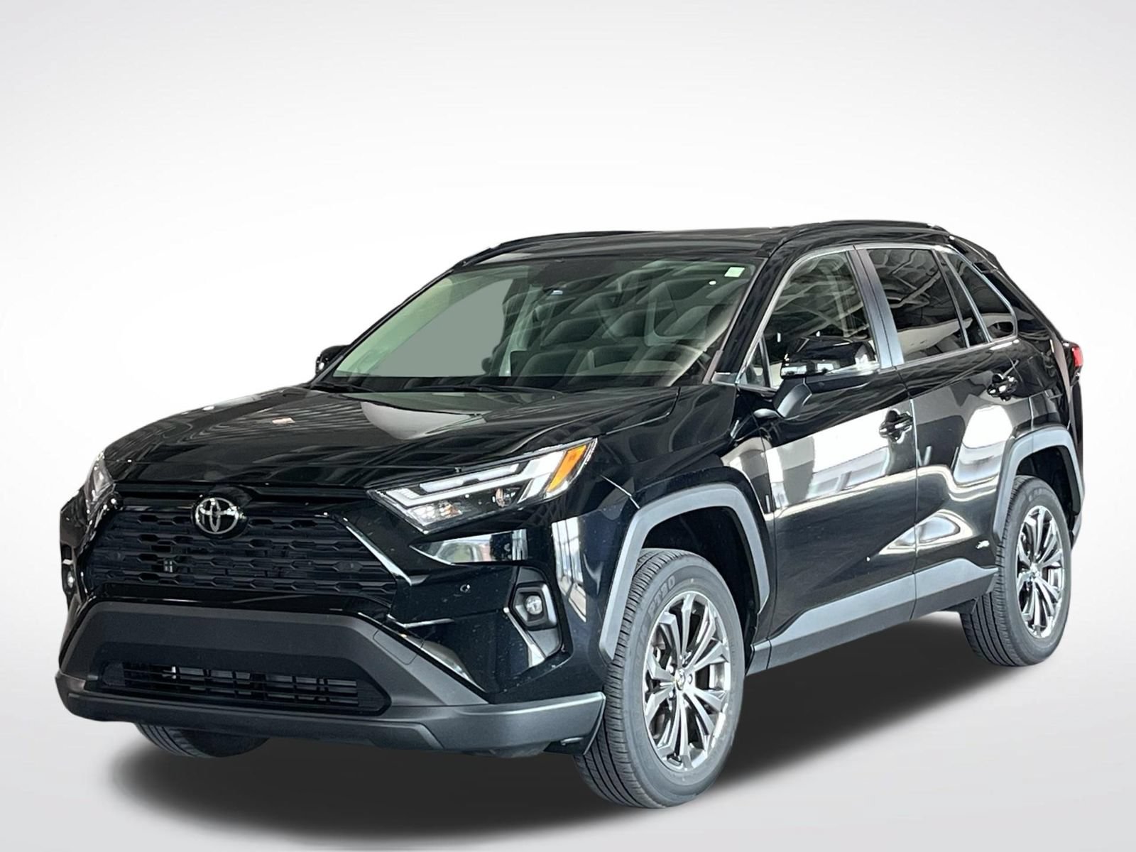 Used 2025 Toyota RAV4 XLE Premium w/ Weather Package AWD/4WD image 4