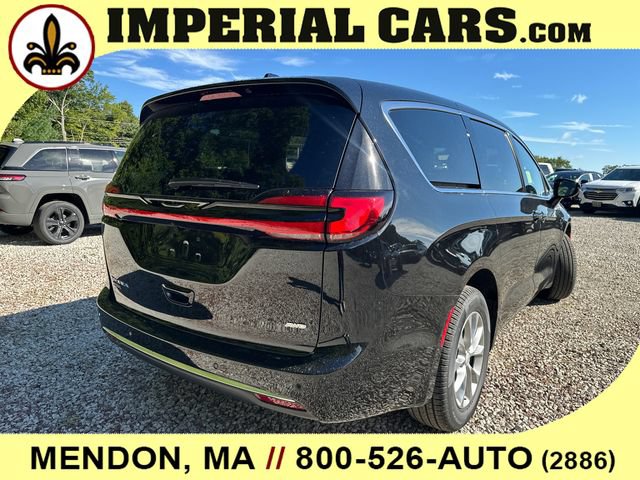 New 2027 Chrysler Pacifica Select AWD/4WD image 14
