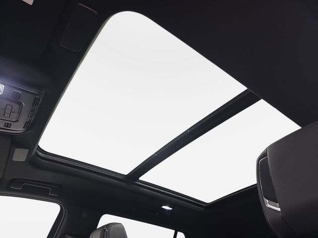 Used 2022 Cadillac Escalade Premium Luxury image 30