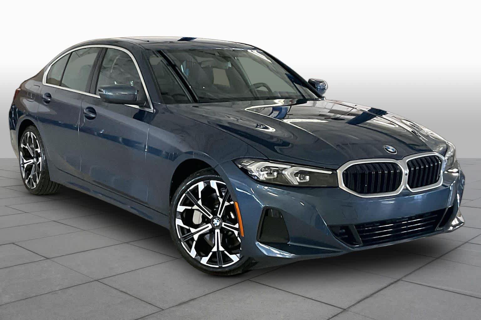 Used 2025 BMW 330i Sedan RWD image 2