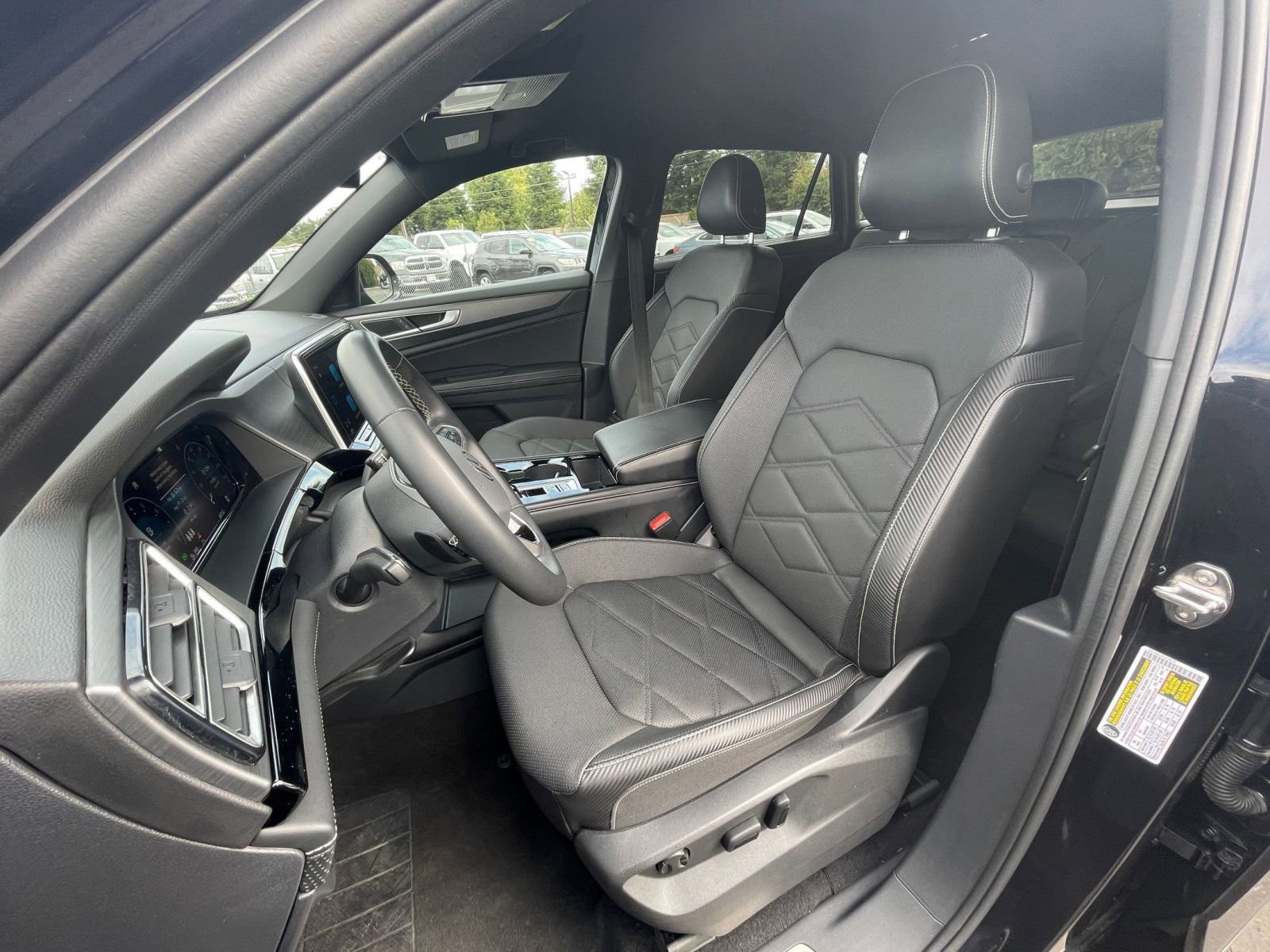 Used 2024 Volkswagen Atlas Cross Sport SE image 38