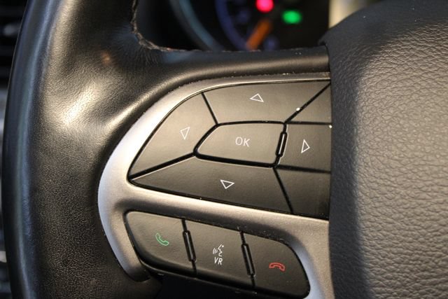 Used 2021 Jeep Grand Cherokee Altitude AWD/4WD image 16