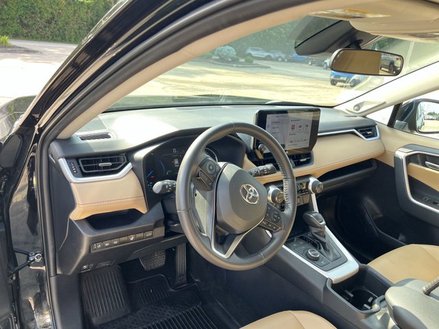 Used 2025 Toyota RAV4 XLE Premium AWD/4WD image 10