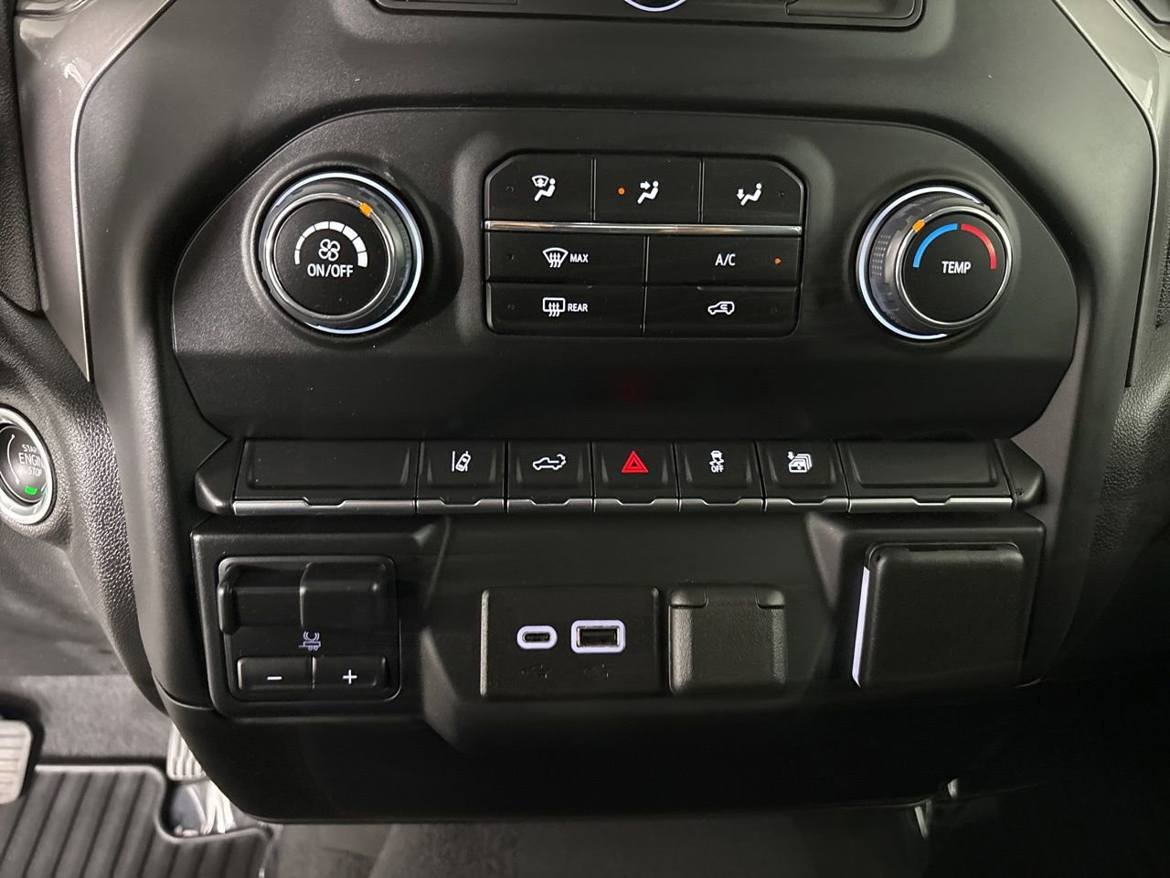 Used 2024 Chevrolet Silverado 2500 Custom w/ Custom Convenience Package image 16