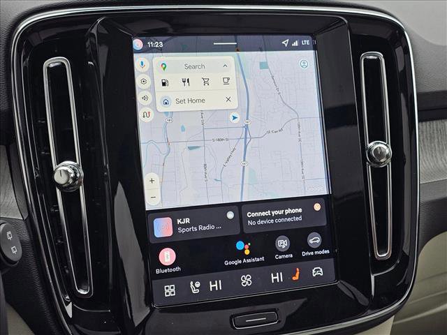 Used 2026 Volvo XC40 B5 Ultra w/ Climate Package image 24