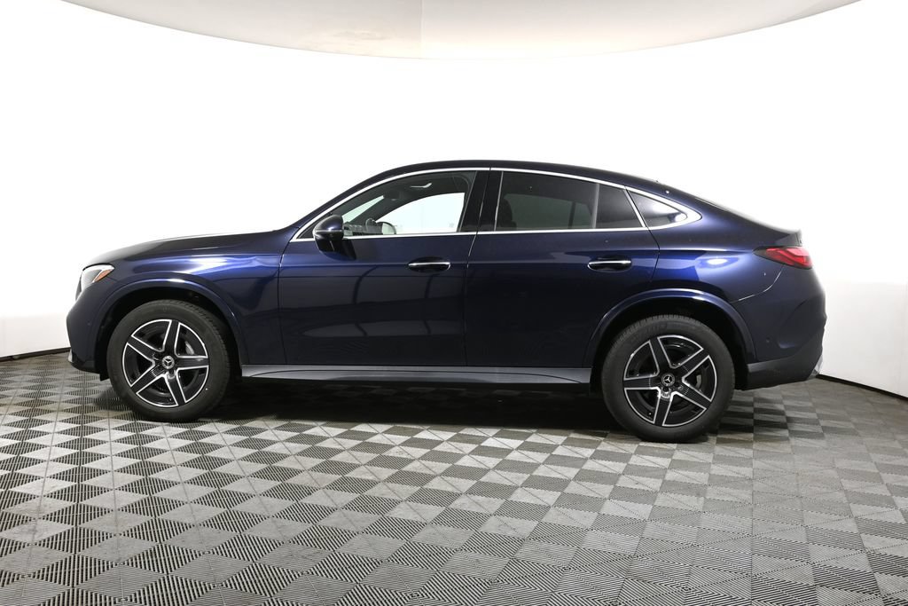 Used 2024 Mercedes-Benz GLC 300 4MATIC image 2