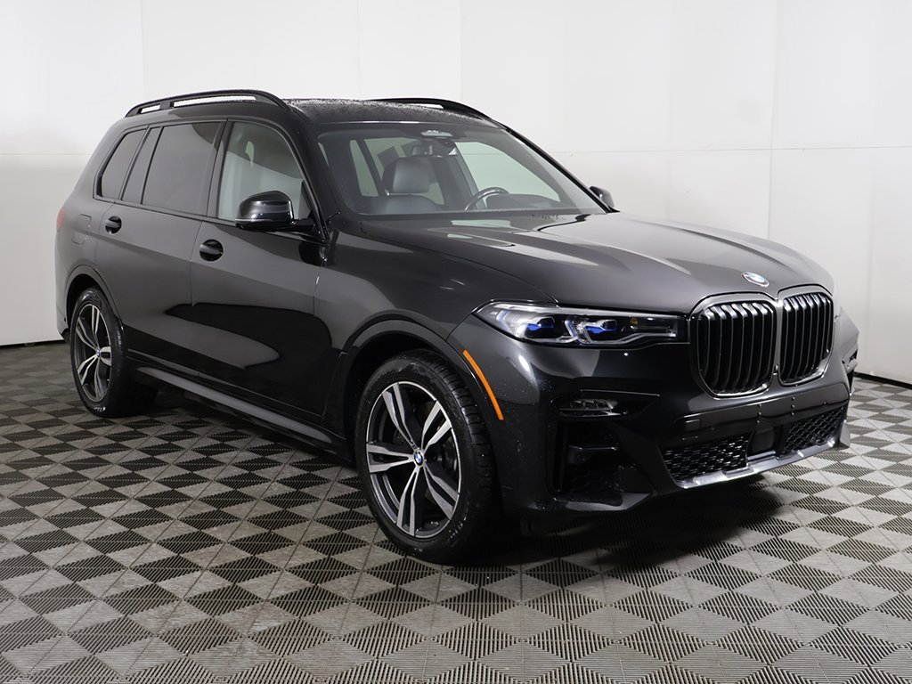 Used 2022 BMW X7 M50i image 2