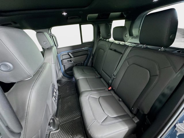 Used 2025 Land Rover Defender 110 S image 24