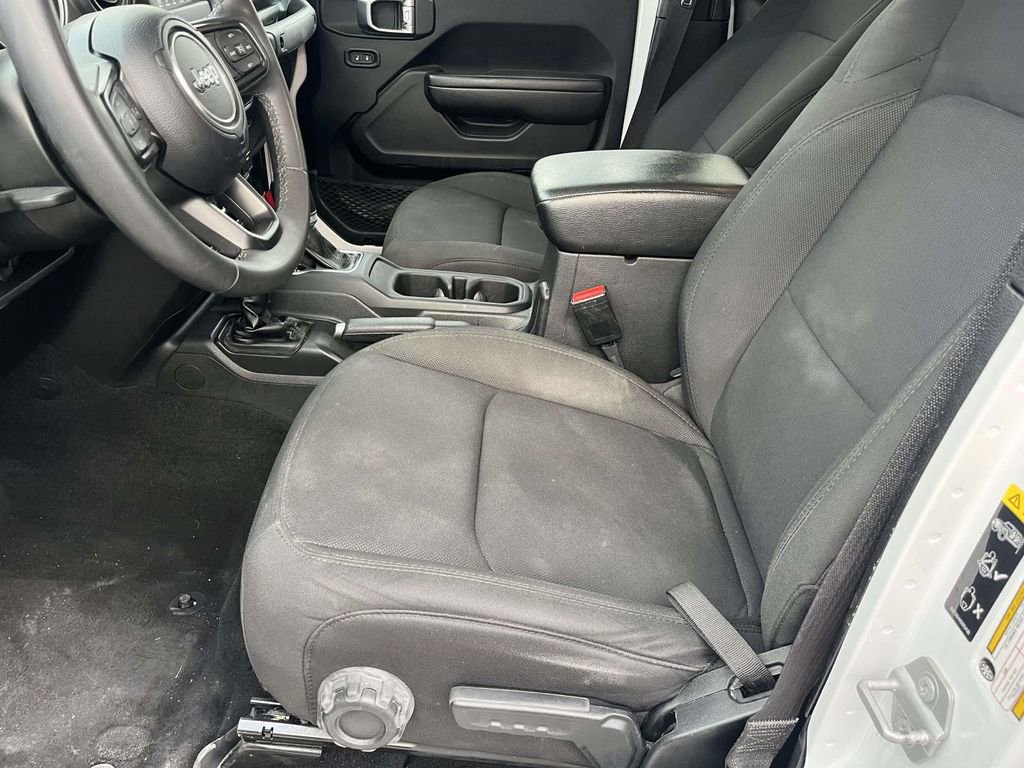 Used 2023 Jeep Gladiator Sport image 19