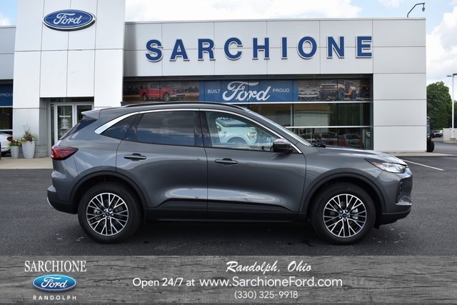 New 2023 Ford Escape SE image 1