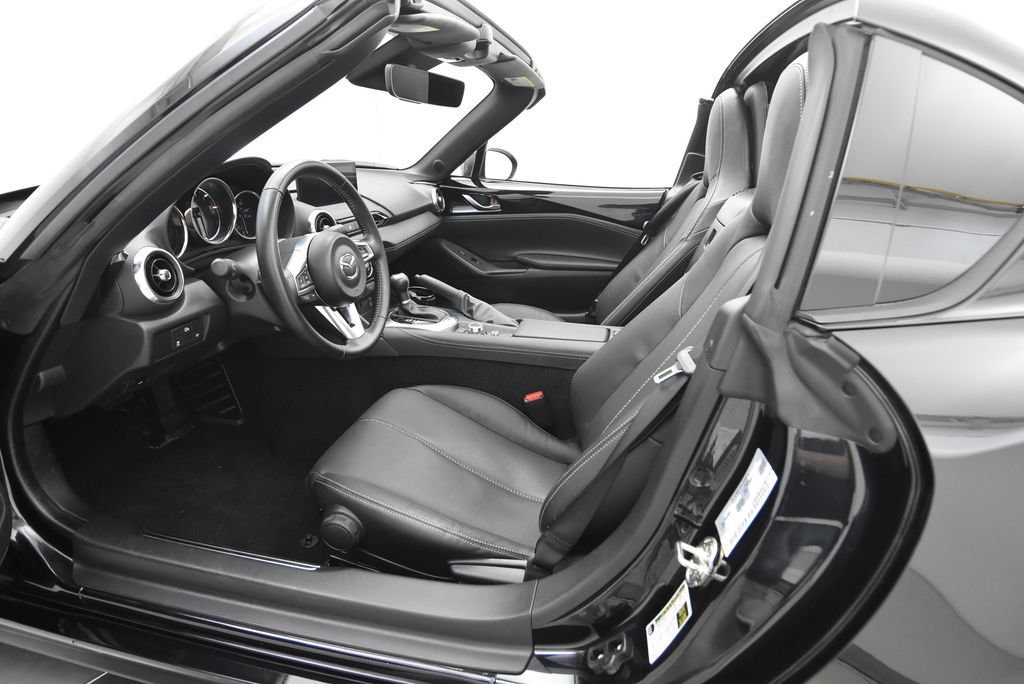 Used 2025 MAZDA MX-5 Miata RF Grand Touring RWD image 24