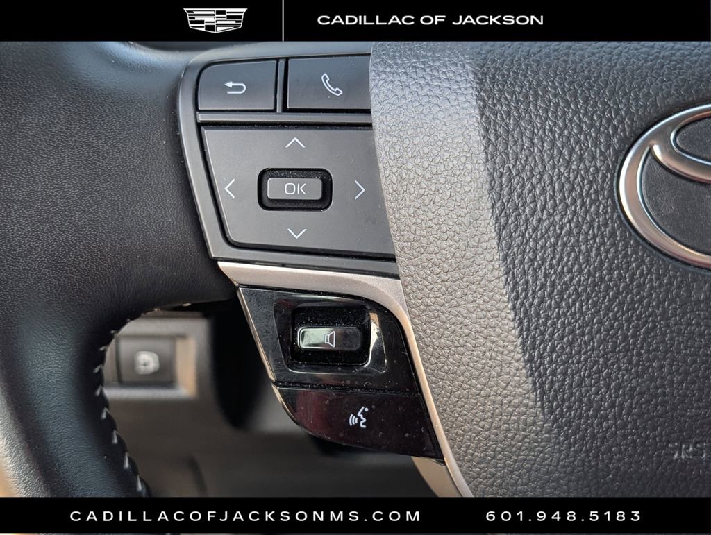 Used 2025 Toyota Camry SE image 14