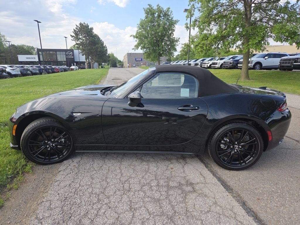 New 2026 MAZDA MX-5 Miata Club w/ Weather Package RWD image 13