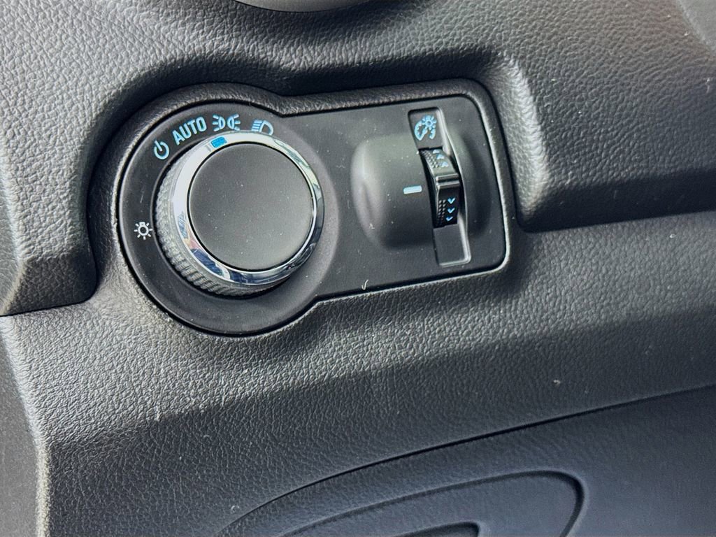 Used 2016 Chevrolet Trax LT w/ LT Convenience Package image 11