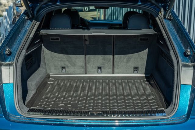 Used 2021 Audi Q8 Prestige w/ Prestige Package image 14