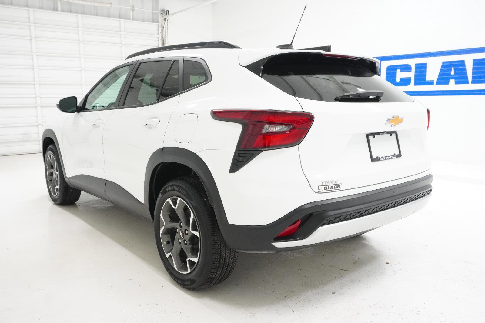 Used 2025 Chevrolet Trax LT w/ Driver Confidence Package image 9