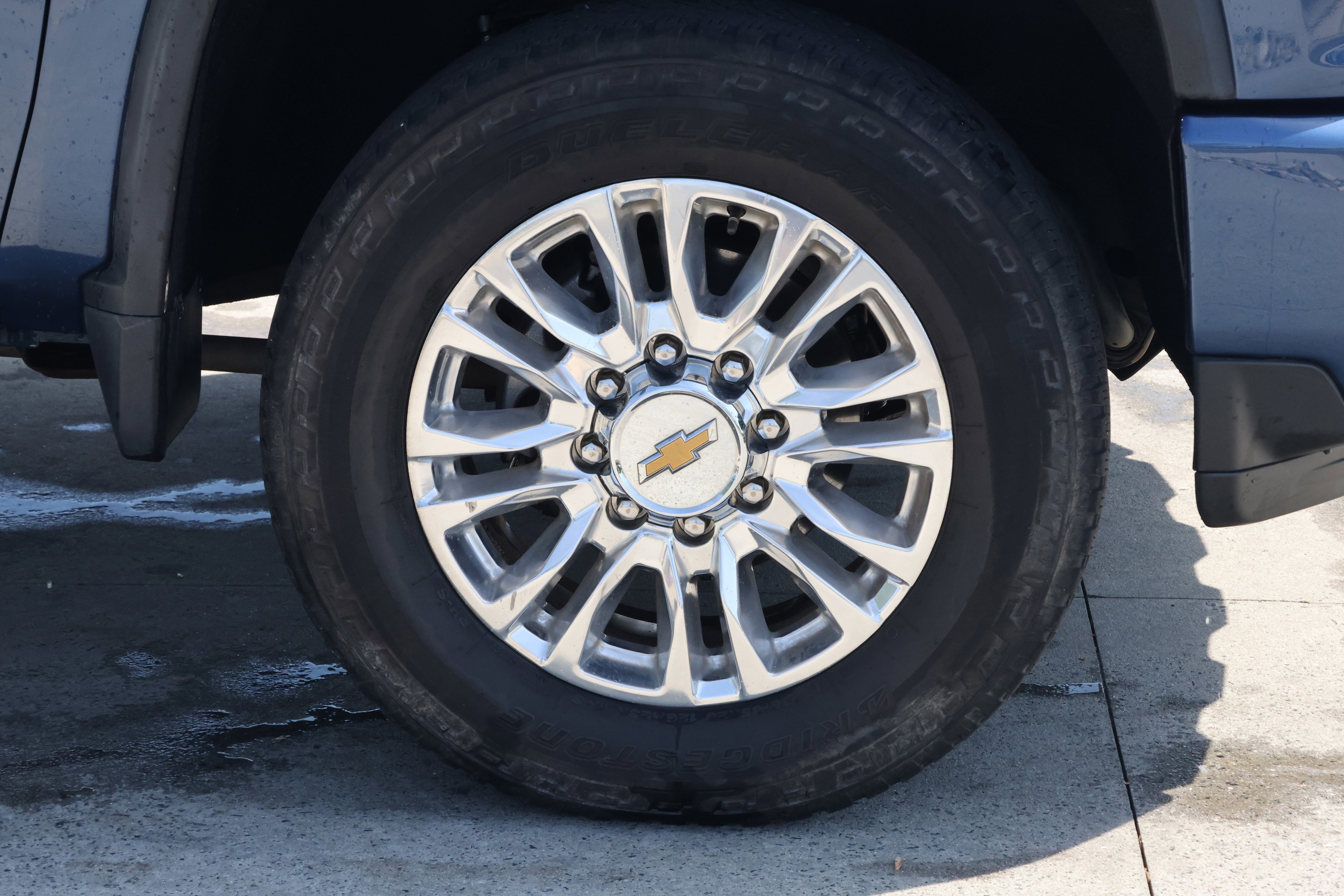 Used 2023 Chevrolet Silverado 2500 High Country w/ Z71 Off-Road Package AWD/4WD image 11