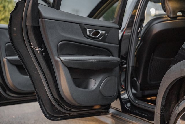 Used 2023 Volvo V60 B5 Cross Country Plus image 35