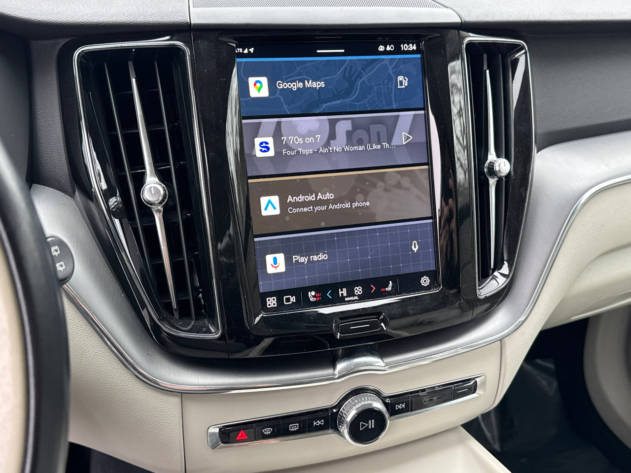 Used 2024 Volvo XC60 B5 Core image 26