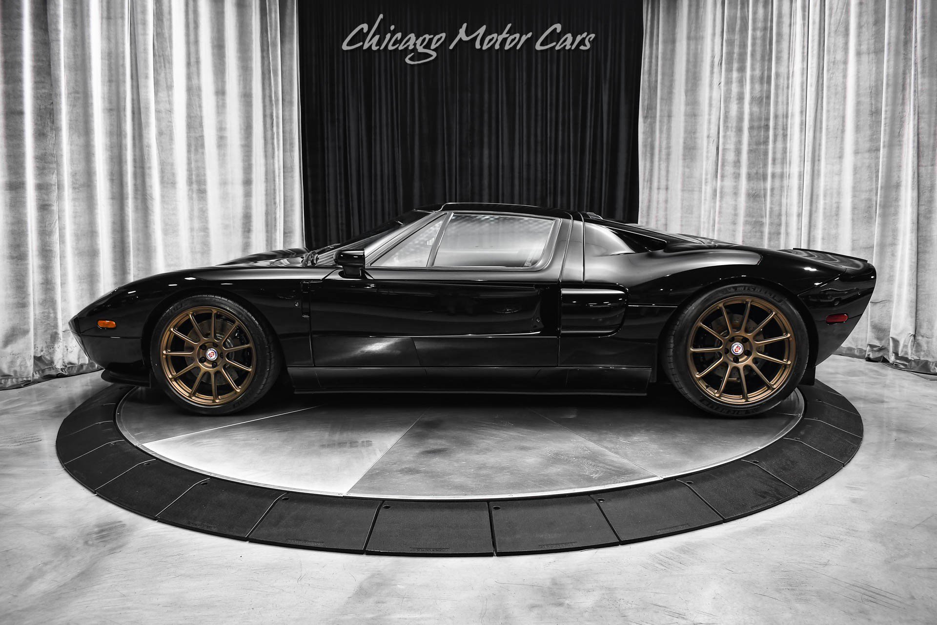 Used 2006 Ford GT RWD image 27