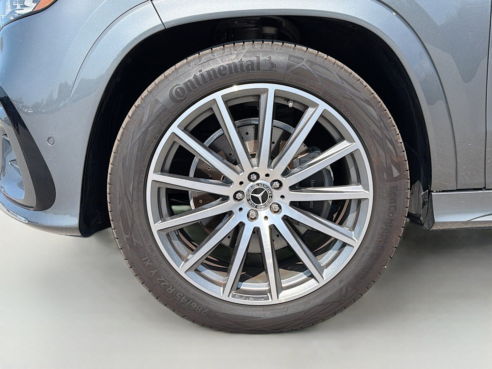 Used 2025 Mercedes-Benz GLS 450 4MATIC w/ AMG Line Exterior image 43