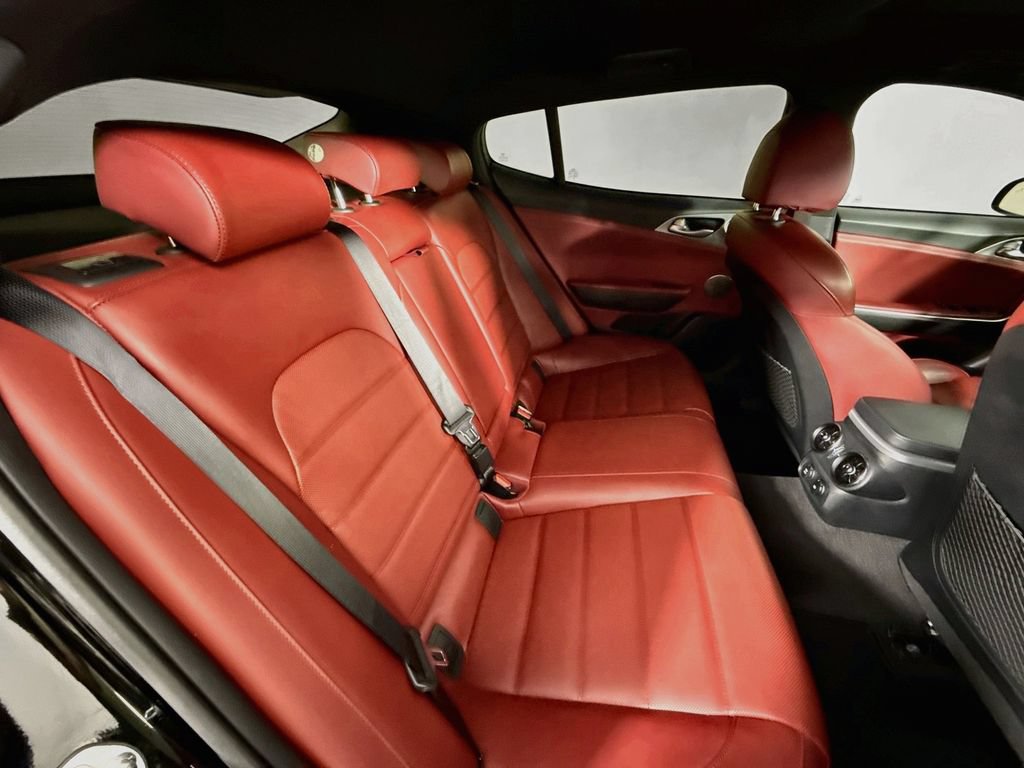 Used 2020 Kia Stinger GT2 AWD/4WD image 27