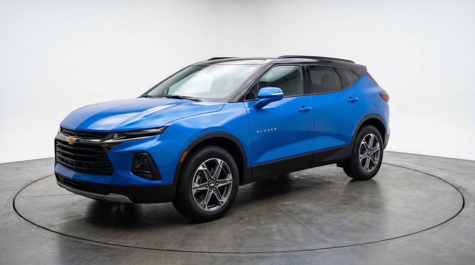 Used 2025 Chevrolet Blazer LT FWD image 3