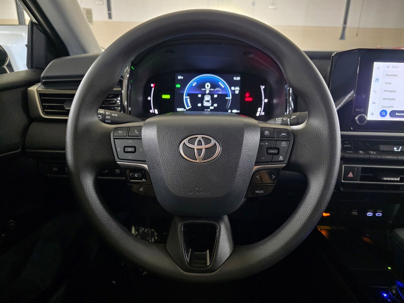 Used 2025 Toyota Camry LE image 28