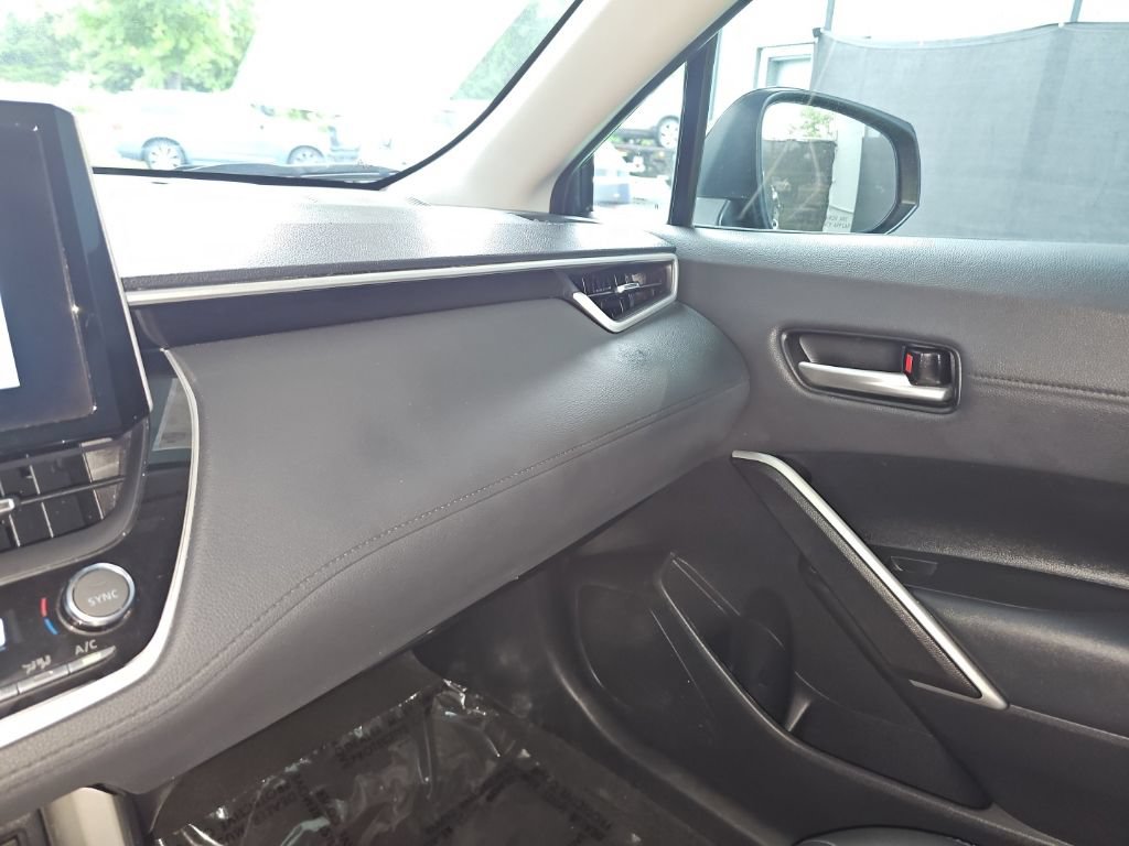 Used 2025 Toyota Corolla Cross XLE AWD/4WD image 23